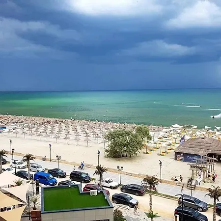 Lizuca Apartment- Family Friendly In Pools דירה מאמאיה