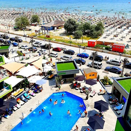 Lizuca Apartment- Family Friendly In Pools דירה