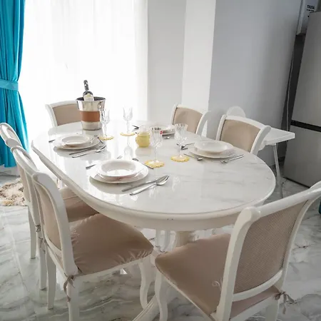 Lizuca Apartment- Family Friendly In Pools מאמאיה
