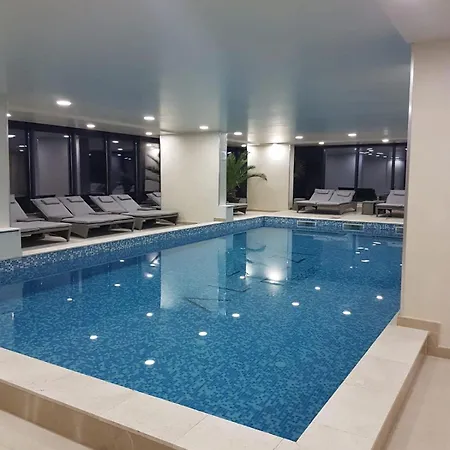 Lizuca Apartment- Family Friendly In Pools