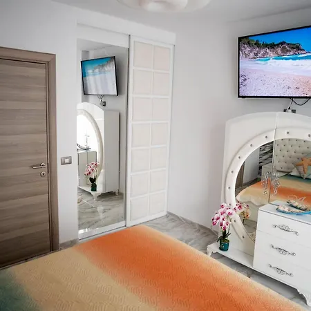 Lizuca Apartment- Family Friendly In Pools
