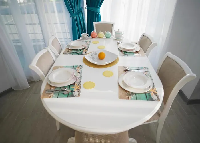 Lizuca Apartment- Family Friendly In Pools Mamaia